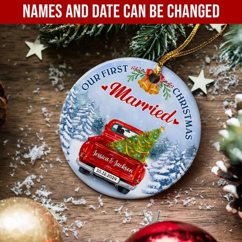 Vista 2 de Adorno personalizado de primera Navidad para casados 2024 – Regalos de recuerdo de boda para parejas, recién casados, Mr Mrs colgante, adornos
