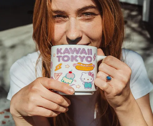 Vista 4 de Sanrio Hello Kitty "Kawaii Tokyo" Allover Icons - Taza de café grande para café expreso, cafeína, bebidas, artículos esenciales para el hogar