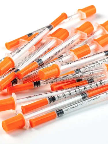 Vista 15 de Jeringas de 0.0 fl oz 29G 1/2" 0.512 in U-100 Jeringa de laboratorio desechable con tapa, paquete de 20 Calibre 29 de 1/2 pulgada, diseño a prueba