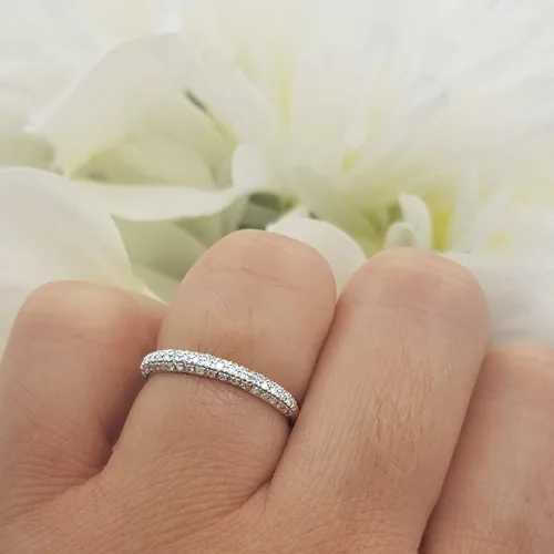 Vista 3 de Dazzlingrock Collection Anillo apilable de 0,25 quilates con diamantes redondos de 18 quilates para mujer, de oro blanco