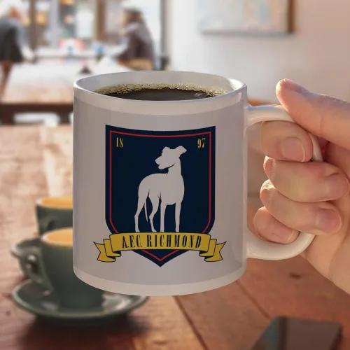 Vista 4 de Ted Lasso A.F.C. Richmond - Taza de café de cerámica, tazas de regalo novedosas para café, té y bebidas calientes, 11 onzas, color blanco