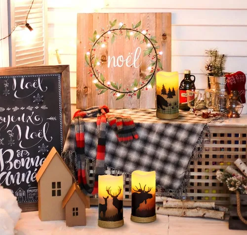 Vista 2 de CANDLE IDEA 3 piezas de velas de pilar de cera real operadas por batería con encantadores calcomanías de ciervo, alce y oso, velas LED sin llama