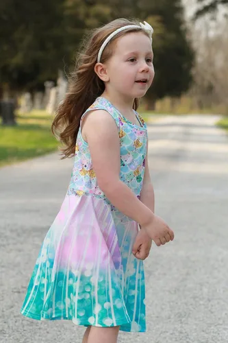 Vista 4 de Funnycokid Vestido de sirena para niñas y niños, vestido de verano sin mangas, traje de cumpleaños, ropa de fiesta de 4 a 13 años