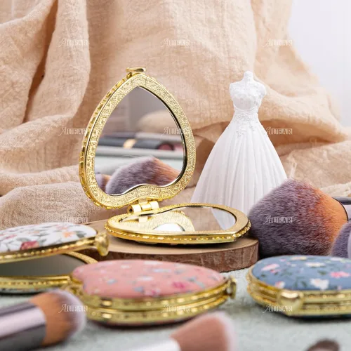 Vista 6 de AUEAR, Paquete de 4 pequeñas flores portátiles espejo de maquillaje retro floral doble cara monedero para viaje cosmético corazón