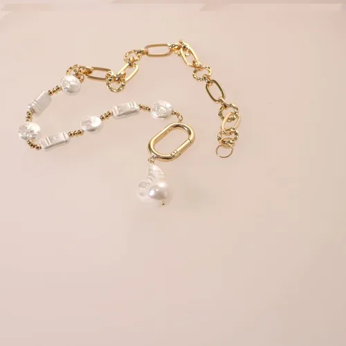 Vista 4 de Collar de perlas y cadena, cadena mixta y gargantilla de perlas de moda, collar de capas con colgante de corazón orgánico de peras
