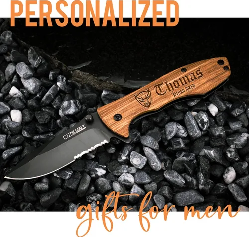 Vista 6 de Regalos para hombres, cuchillo de bolsillo de madera de roble grabado personalizado - 36 iconos, 20 fuentes elegantes - Cuchillos de bolsillo