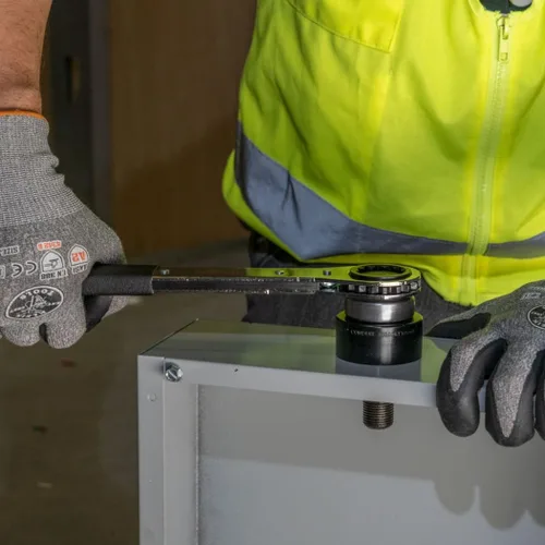 Vista 5 de Klein Tools 53732SEN - Juego de punzones con llave, cortador de orificios de conducto eléctrico de 1/2 a 2 pulgadas