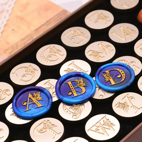 Vista 5 de SWANGSA Kit de sellos de cera del alfabeto, diseño de mariposa vintage, 26 letras A-Z con 2 asas de madera, kit de regalo para invitación de boda