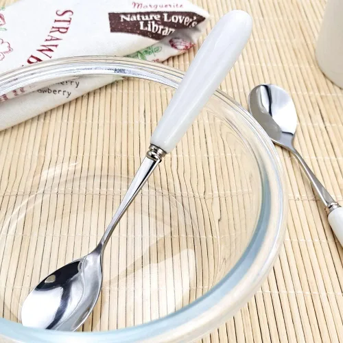Vista 5 de 2 cucharaditas de acero inoxidable con mango de cerámica blanca (SUS304) de 5.5 pulgadas
