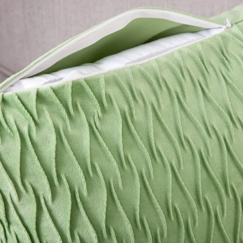 Vista 4 de MADIZZ Juego de 2 fundas de almohada decorativas de terciopelo súper suave de 16 x 16 pulgadas, diseño cuadrado verde manzana con textura