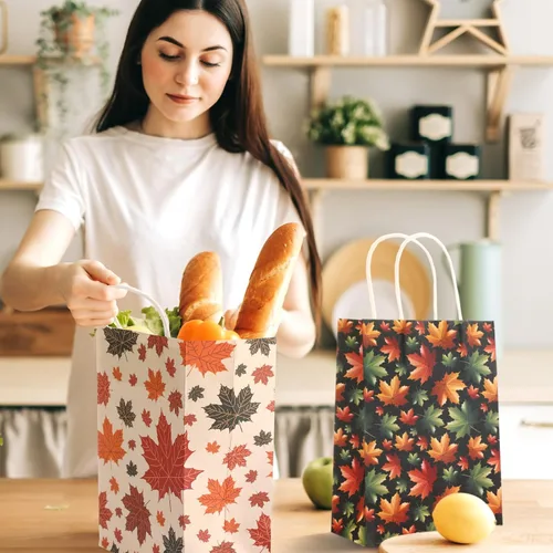 Vista 4 de Tenceur 24 bolsas de regalo de otoño de papel kraft a granel, bolsas de regalo naranja, elementos de hoja de arce, bolsas de dulces con asas