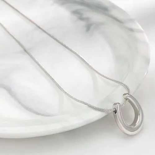 Vista 3 de Jude Jewelers Collar de acero inoxidable con forma de U