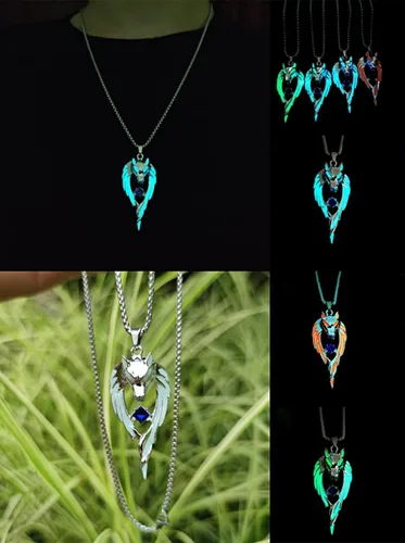 Vista 4 de Fuqimanman2020 Collar luminoso con colgante de lobo que brilla en la oscuridad, collar de animales de Halloween para mujeres y hombres, collar