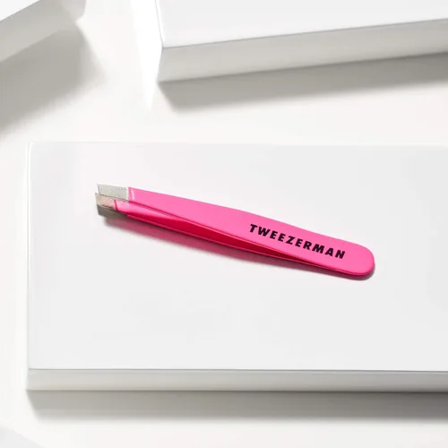 Vista 8 de Tweezerman Mini pinzas inclinadas (rosa neón)