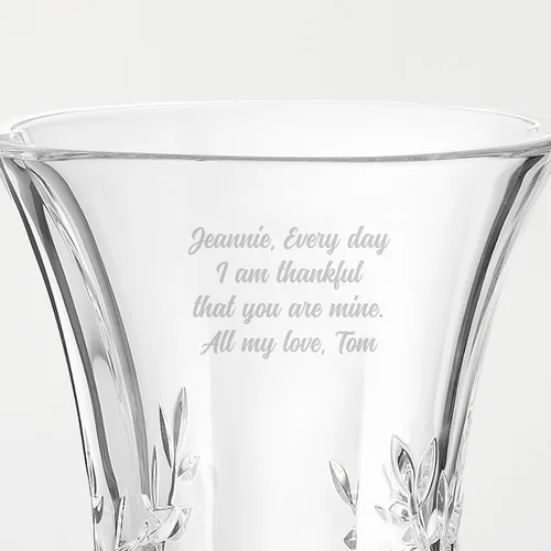 Vista 3 de Things Remembered Jarrón de Cristal con Hoja de Vera Wang Grabado (Personalización Gratuita)