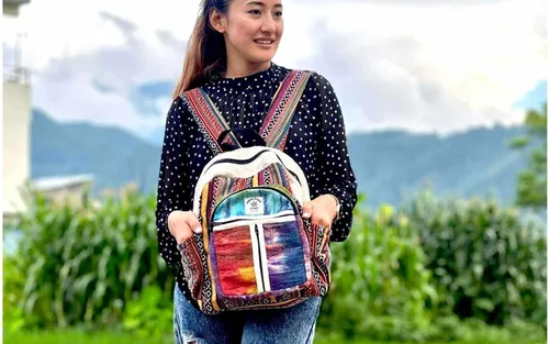 Vista 3 de Zillion Craft Mini mochila de cáñamo multicolor 100% natural. Mochila delgada y duradera con cremallera YKK más fuerte. Bolsa de lona Sylish