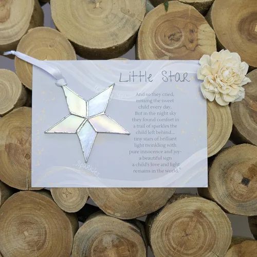 Vista 7 de Regalo de duelo por pérdida infantil para mamá - Estrella de vidrio emplomado iridiscente hecha a mano con sentimiento de estrella durmiente