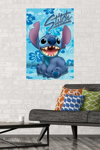 Vista 2 de Disney Lilo and Stitch - Póster de pared sentado, 34 pulgadas de largo x 22.4 pulgadas de ancho, versión sin marco