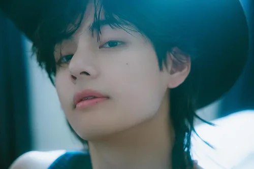 Vista 8 de BTS V Layover 1er álbum en solitario versión aleatoria estándar OutBox 124p PhotoBook A+20p PhotoBook B+12p Lyric Book+2p Postcard+5p PhotoCard+100p