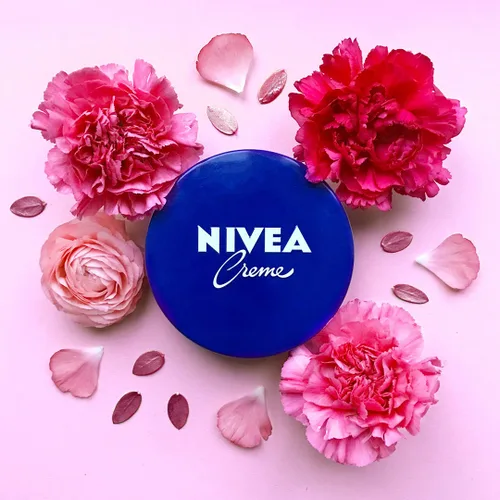 Vista 4 de NIVEA Crema hidratante (6.8 fl oz), crema hidratante que proporciona un cuidado protector intensivo para una piel suave y flexible, ideal para uso
