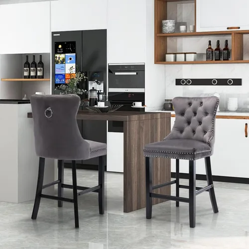 Vista 270 de SoarFlash Juego de 2 taburetes de bar tapizados de terciopelo moderno con patas de madera, botones acolchados, cabeza de clavo cromada, asiento