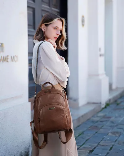 Vista 3 de Blofinche Pequeña mochila de cuero genuino para mujer, bolso convertible de diseñador para mujer, antirrobo, para el trabajo, casual, #1 Caqui mate