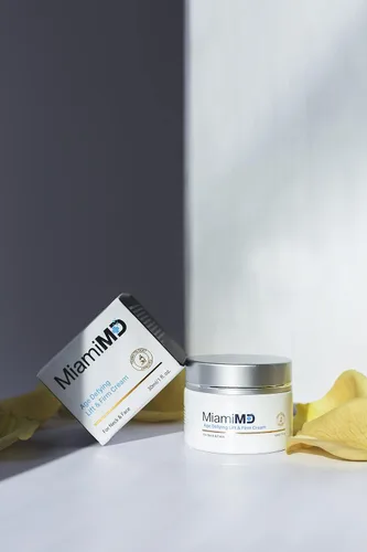 Vista 4 de Age-Defying Lift & Firm Cream - Crema antienvejecimiento y reafirmante de la piel para todo tipo de piel y suplementos de colágeno Total Beauty