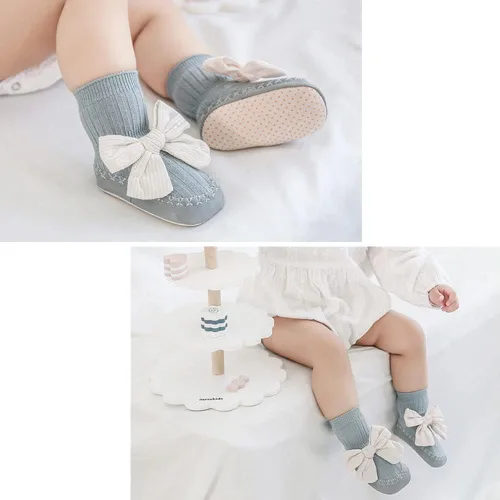 Vista 6 de SUITBOY Calcetines de zapatos para niñas con bonitos lazos, paquete de 2 calcetines antideslizantes para el suelo con agarre, juego de regalo