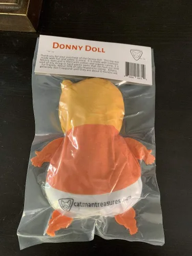 Vista 5 de Donny Doll - Muñeca de peluche Baby Donald Trump Blimp - Juguete Trump con hierba gatera, Baby Trump. Juguete novedoso, protesta de globos, juguete