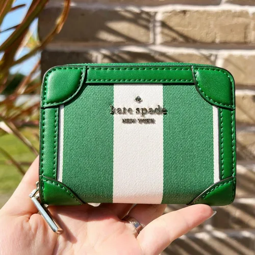 Vista 2 de Kate Spade Traveler - Funda pequeña con cremallera para tarjetas, color verde y blanco, jacquard, Verde multi
