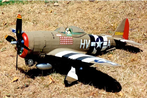 Vista 2 de Guillow's P-47D Thunderbolt Modelo Kit