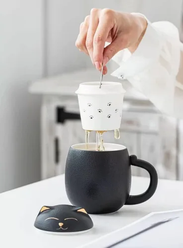 Vista 2 de Taza de té para gatos con infusor y tapa, bonitas tazas de cerámica para gatos para remojar hojas sueltas, tazas de té de 11.8 fl oz con funda
