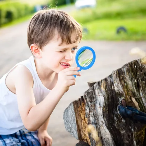 Vista 3 de Lupa de mano para niños con soporte, lupa de lectura para juegos de exploración, juguete para niños de 3 años en adelante, lupa de aumento 5X (azul)