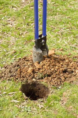 Vista 4 de Bon Tool Excavadora de agujeros de poste