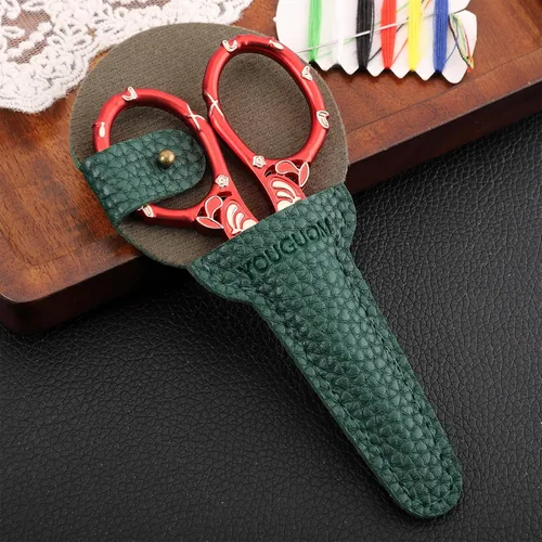 Vista 3 de YOUGUOM - Tijeras de bordado antiguas con estuche, tijeras para costura, manualidades, punto de cruz, ganchillo, hilo, tijeras de detalle y de Dorado