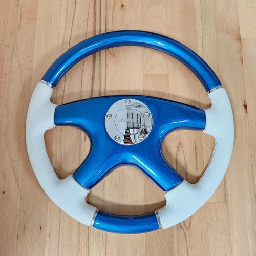 Vista 3 de Raptor Volante de madera azul y cuero blanco de 15