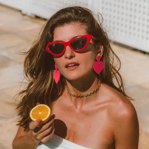 Vista 5 de Aretes colgantes de doble corazón para mujer, aretes en forma de corazón, bonitos aretes de amor para concierto y día de San Valentín