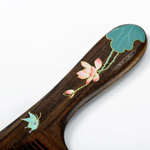 Vista 6 de TAN MUJIANG Peine para el cabello de madera natural antiestático (mariposa y loto)