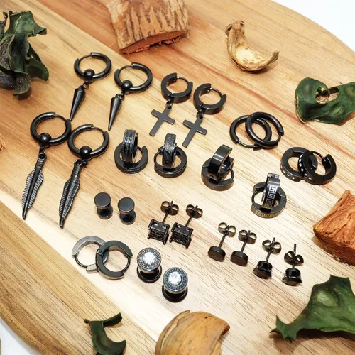 Vista 2 de KWUNCCI Aretes para hombre, 15 pares de aretes de aro de acero inoxidable quirúrgico, aretes negros para hombres y mujeres, juego de aretes de aro
