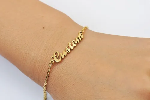 Vista 3 de Pulsera con nombre personalizada chapada en oro de acero inoxidable para mujeres y hermanas