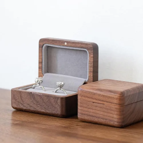 Vista 5 de muso wood Caja de anillo hecha a mano, pequeña caja rectangular para propuestas, caja de anillos de nogal para bodas, mini caja de anillo