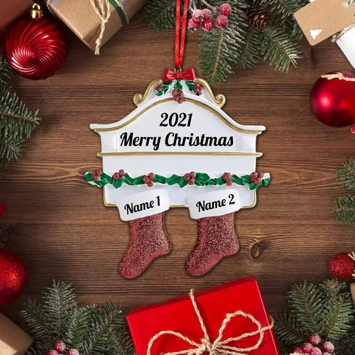Vista 6 de Amlion Adornos personalizados de cerámica para calcetines de Navidad, familia de 2 a 8, nombres personalizados, estilo tradicional, ocasión