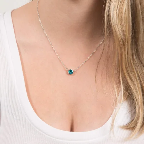 Vista 4 de Liza Birthstone January Garnet 17"-18.5" Necklace with 0.25" Crystal Pendant made from Austrian Crystals