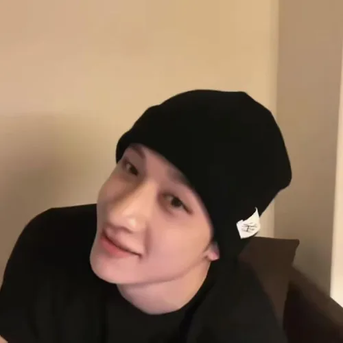 Vista 4 de SXTQFDC Kpop Merchandise,Sombrero maníaco Felix Hyunjin Bangchang Knit Cap