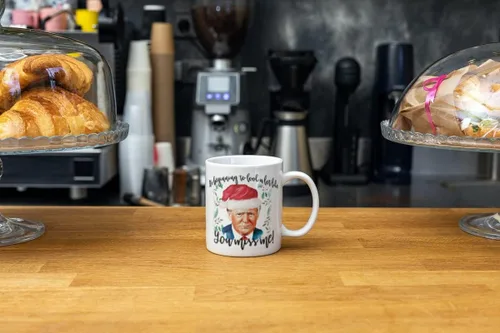 Vista 2 de Trump - Taza de café divertida de Navidad, linda idea de regalo de amor, inspiración, motivación de corazón, 11 onzas, taza de té de cerámica blanca