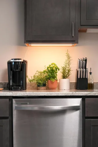 Vista 4 de Soltech Solutions Grove™ - Luz LED para cultivo, debajo del gabinete/estantería o montada en la pared para plantas de interior y hierbas, control