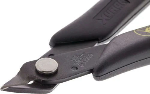 Vista 7 de Xuron - Cortador de descarga Micro-Shear® 170-IIAS - Empuñaduras seguras ESD