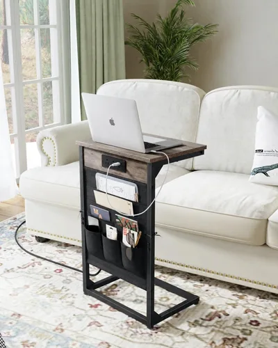 Vista 10 de Mesa auxiliar en forma de C con estación de carga rápida, mesa lateral pequeña para sofá con bolsa de almacenamiento, bandeja de TV para sofá