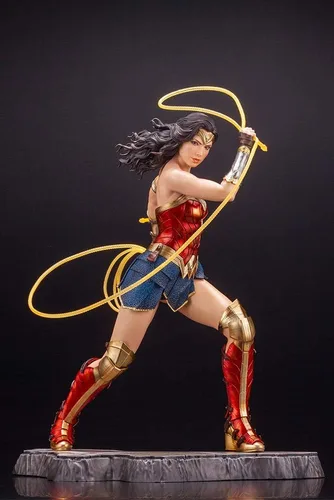Vista 8 de Kotobukiya ARTFX DC Universe Wonder Woman WW84-1/6 Figura completa