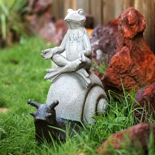 Vista 2 de Estatua de rana meditadora, adorno de jardín, para exteriores, Buda, zen, yoga, rana en caracoles, para el hogar, patio, cubierta, regalos